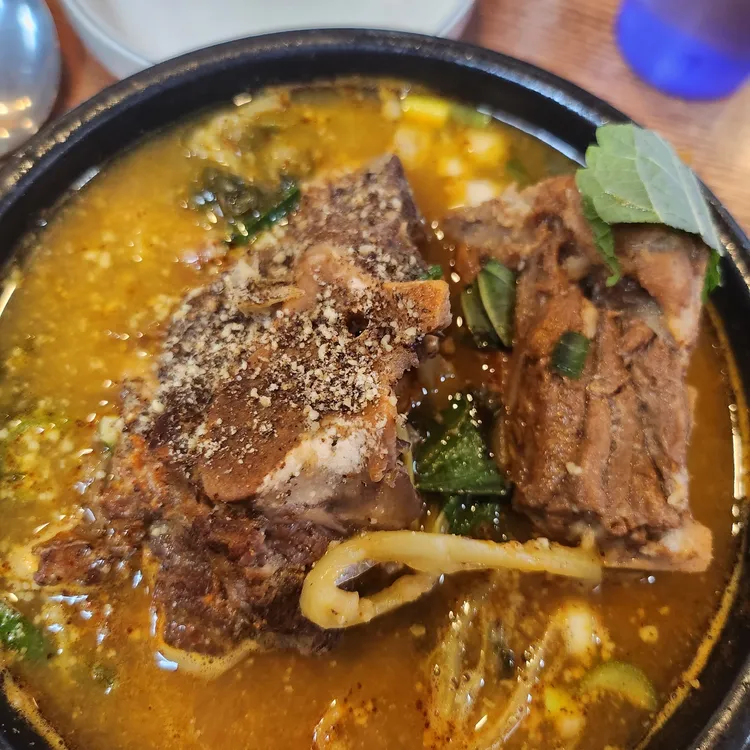 예솔 감자탕 대표 사진