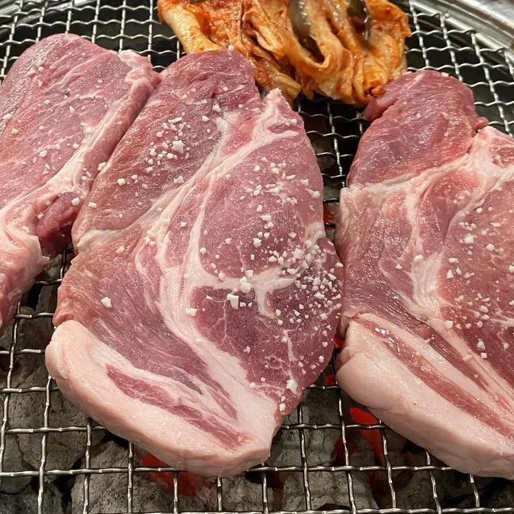 청담동 돼지갈비 생목살 사진 1