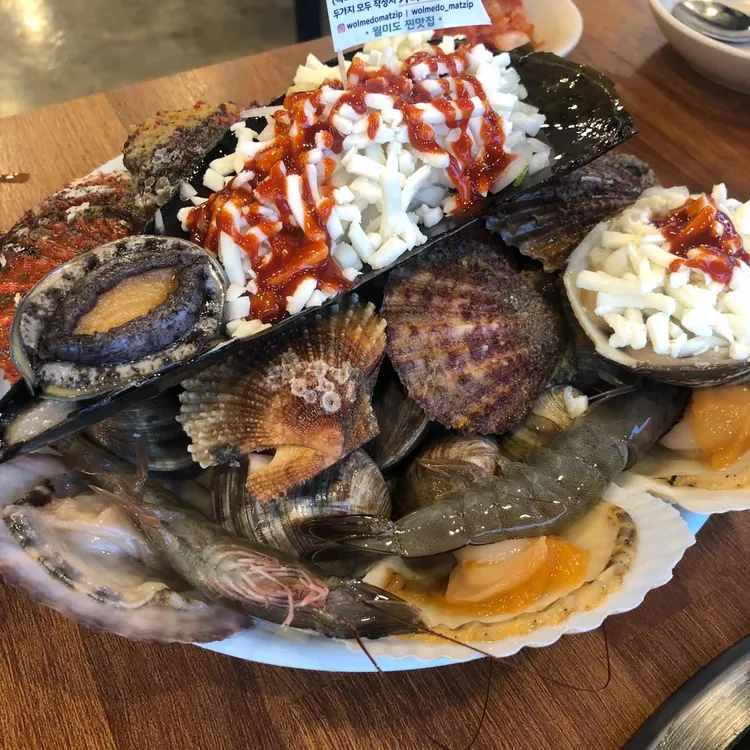 월미도 찐 맛집 조개구이 칼국수전문점 대표 사진