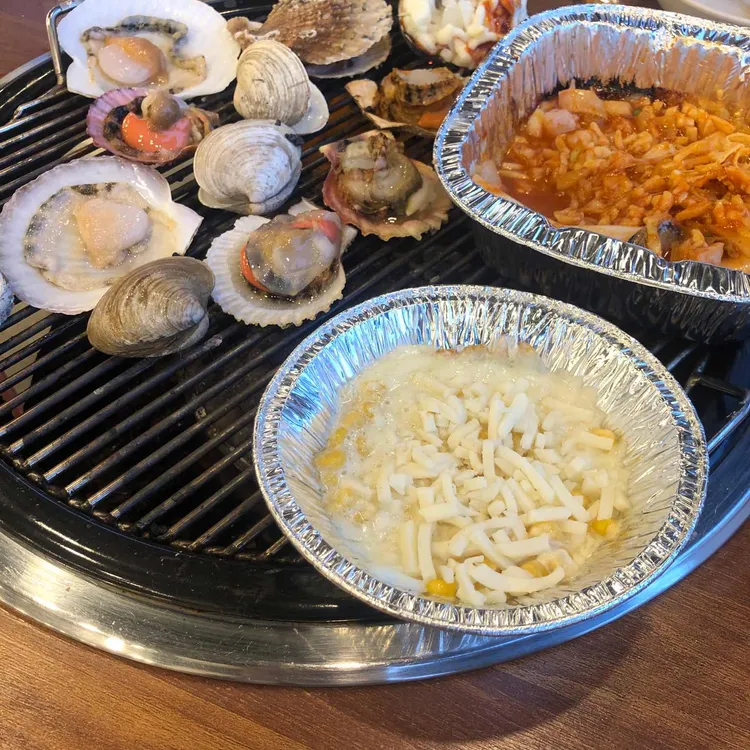 월미도 찐 맛집 조개구이 칼국수전문점 대표 사진
