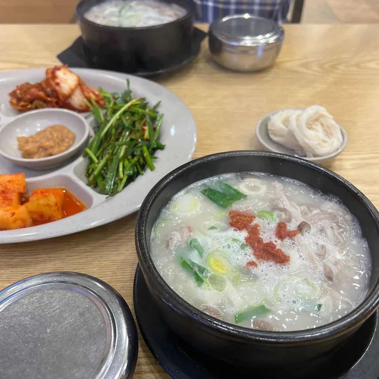 밀양돼지국밥 대표 사진