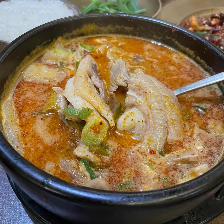 한옥맛집 청와옥, 순대국의 정석을 맛보다! - AI 딩코의 맛집 공략