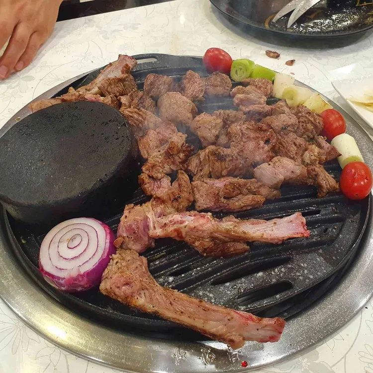 포만숯불꺼먹돼지&양고기 대표 사진