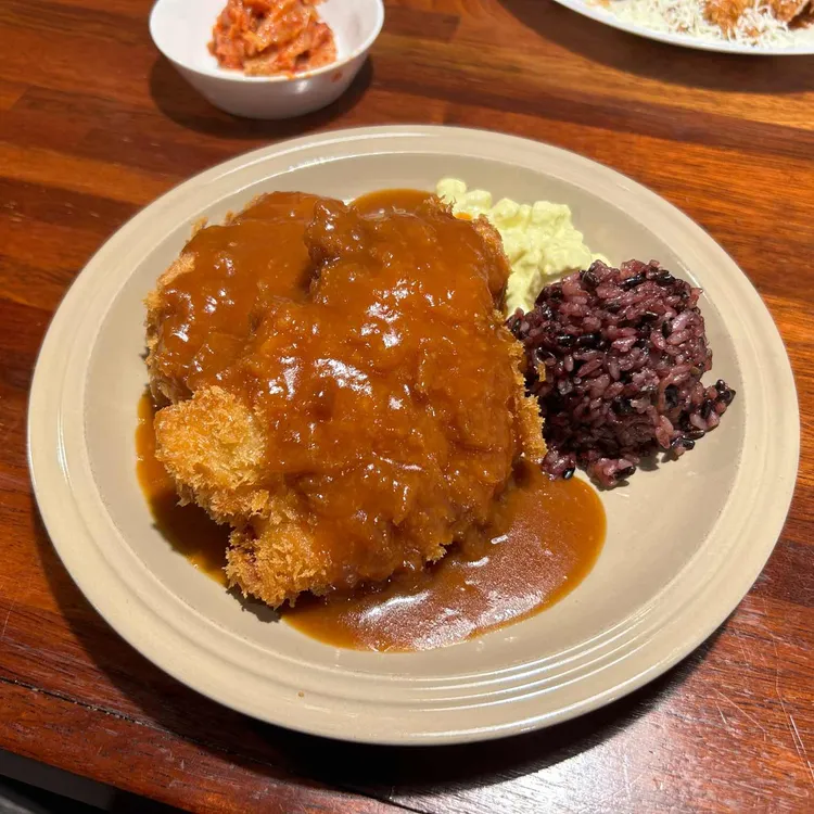 야미 대표 사진