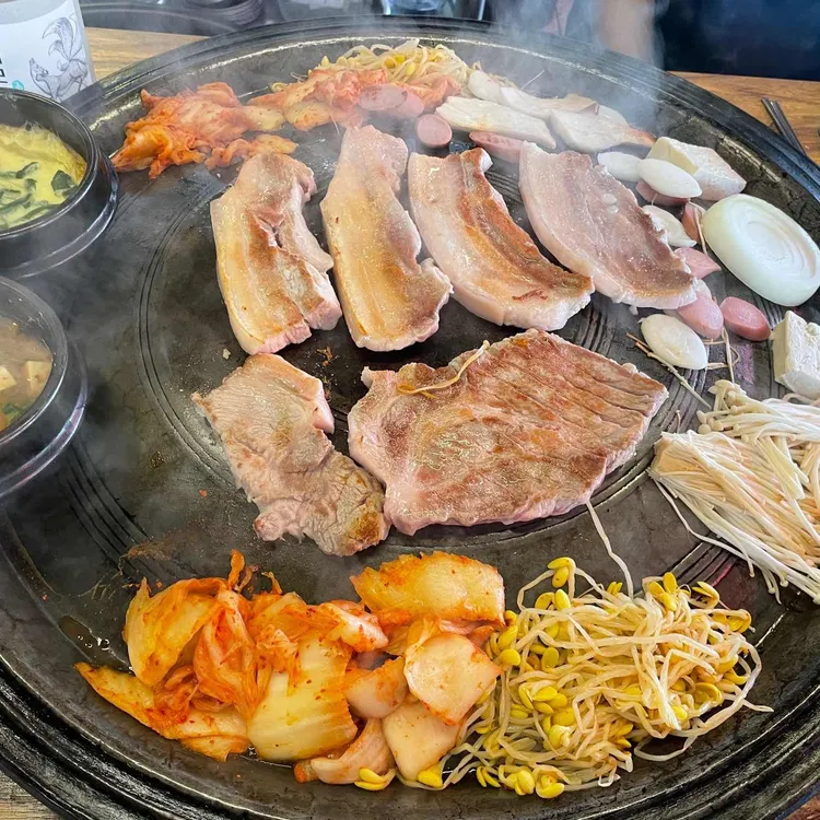 우리왕뚜껑생삼겹살 대표 사진