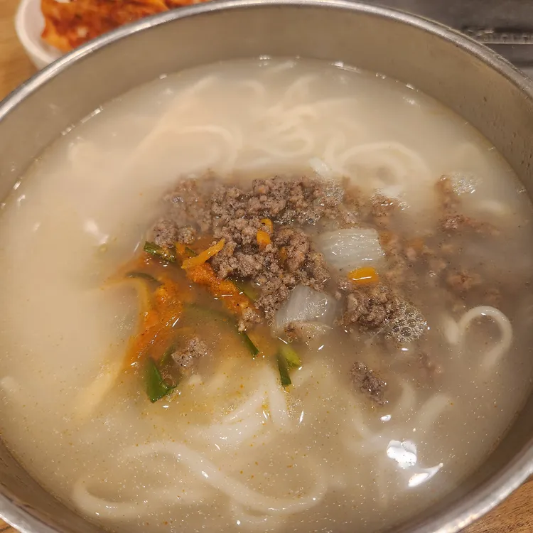 명동칼국수보쌈전문점 대표 사진