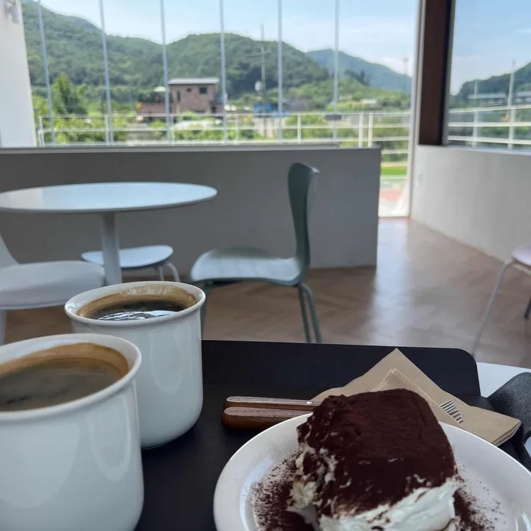 카페아치 대표 사진