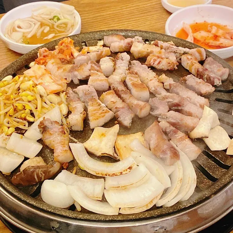 고집불통 대표 사진