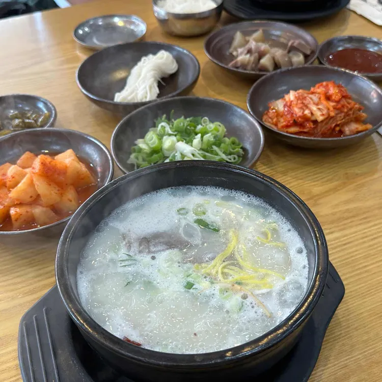 김판쇠전주우족탕 대표 사진