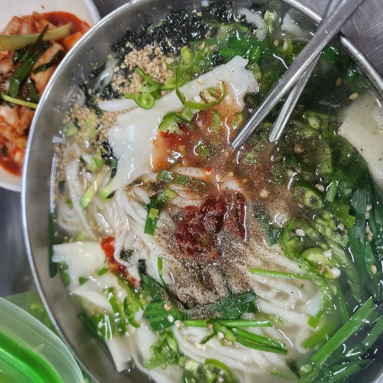 신성제일손칼국수 - 중곡동 칼국수, 손칼국수 맛집 | 다이닝코드, 빅데이터 맛집검색