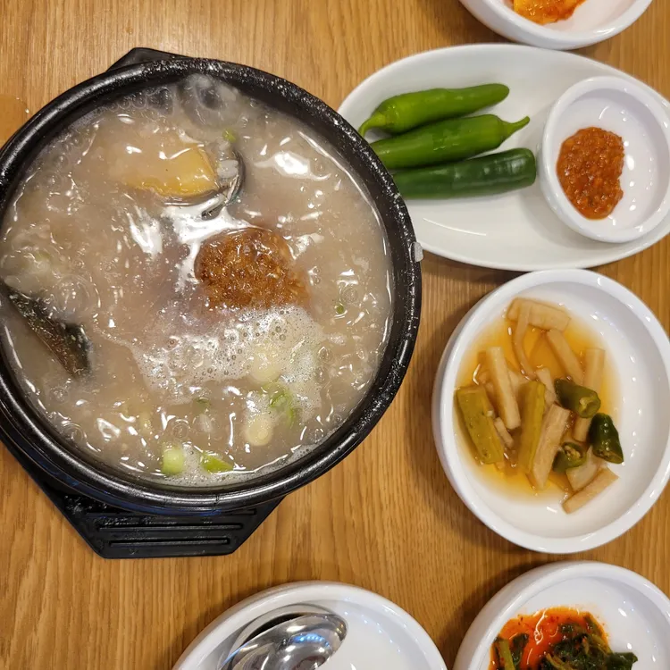 형과아우 누룽지삼계탕&왕갈비탕 대표 사진