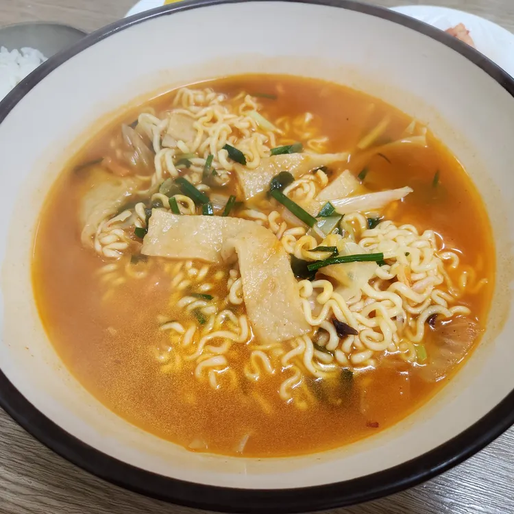 지하라면집 대표 사진