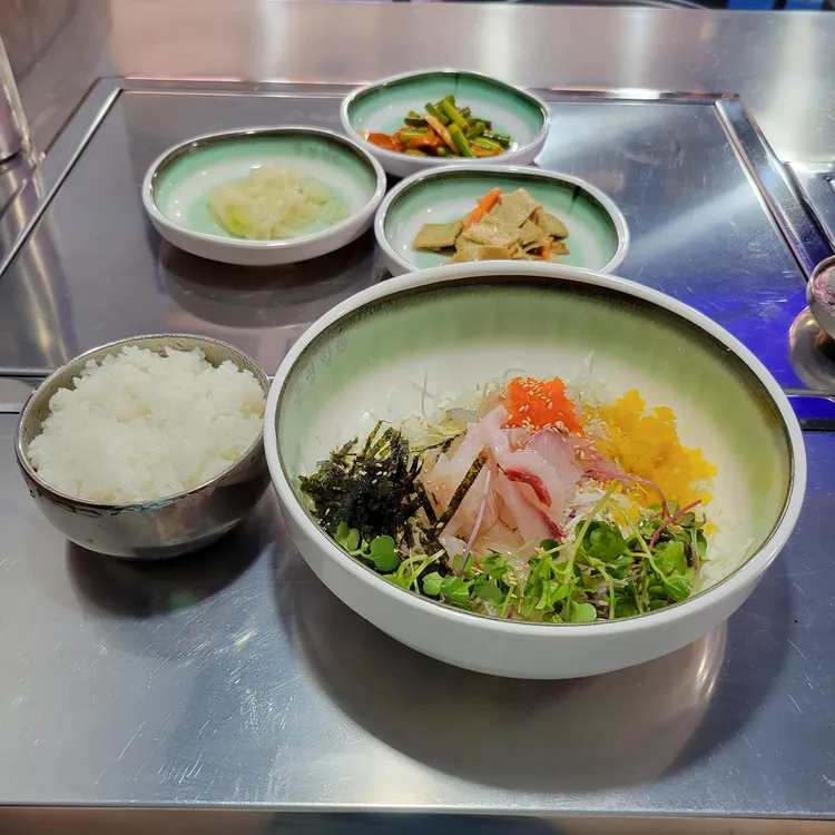 통영항 수산민족 대표 사진
