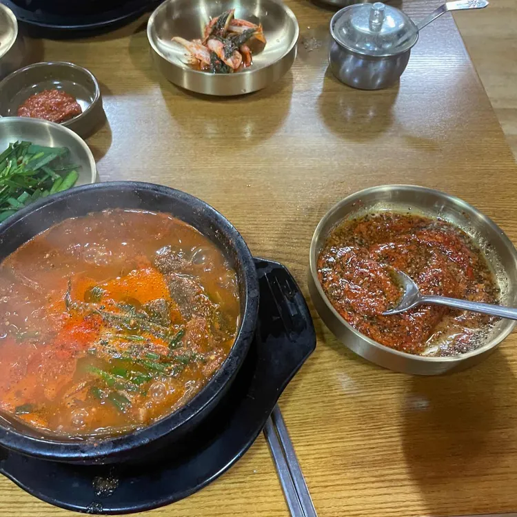 염창사철탕 순대국 대표 사진