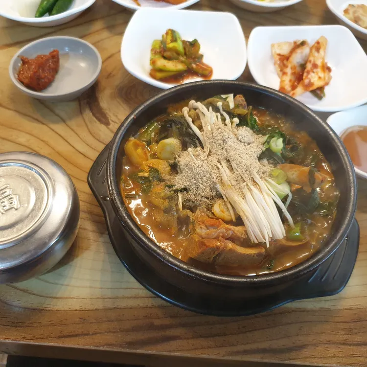 복돼지뼈다귀감자탕 대표 사진