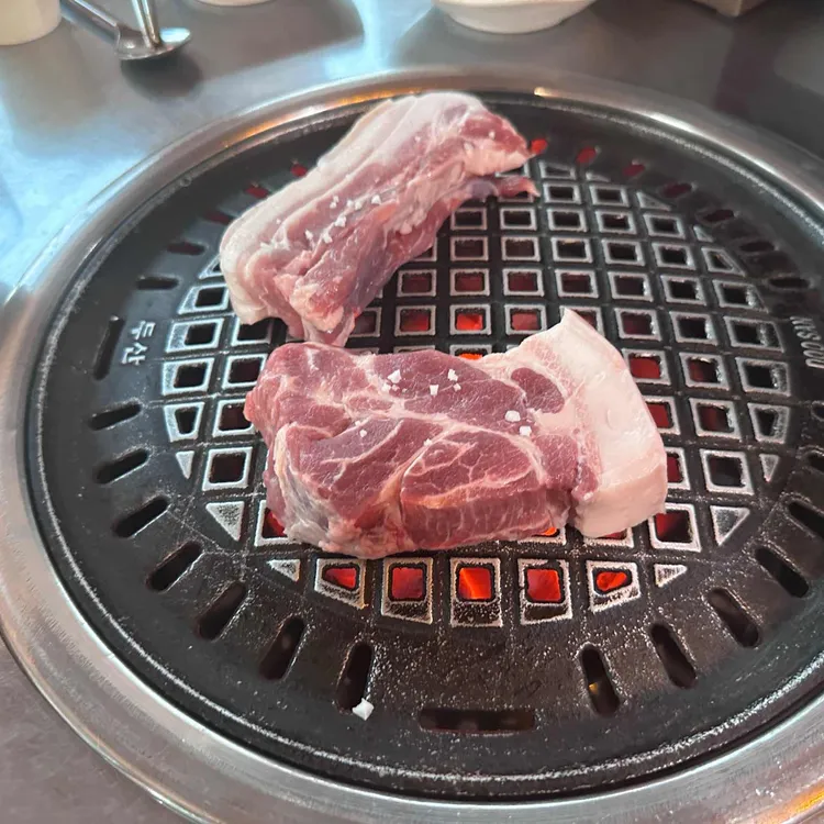 봉순이네 흑돼지 대표 사진