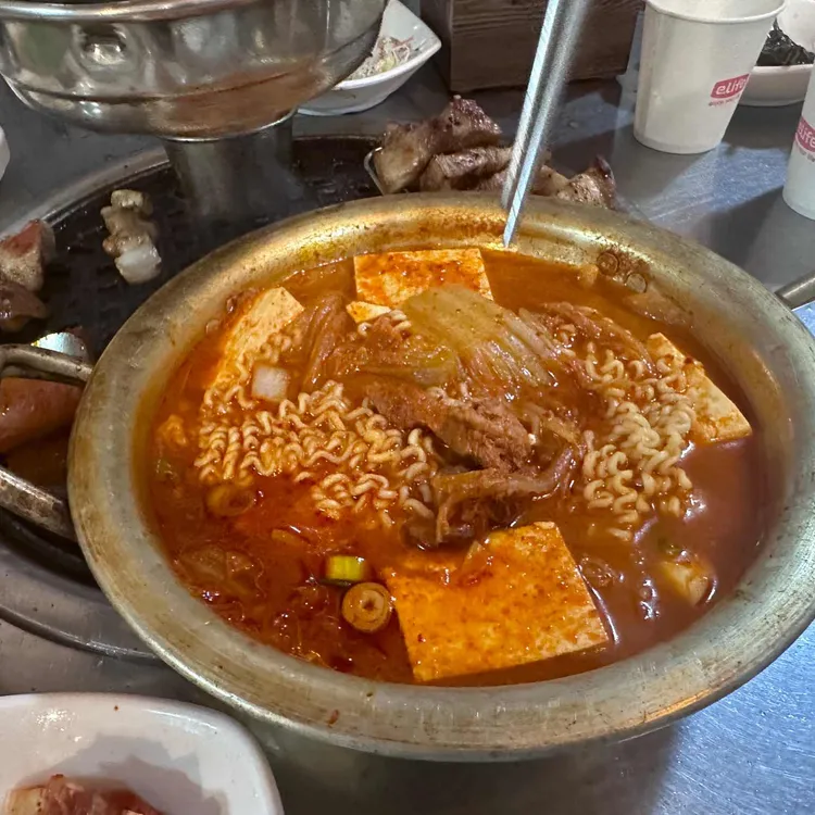 봉순이네 흑돼지 대표 사진