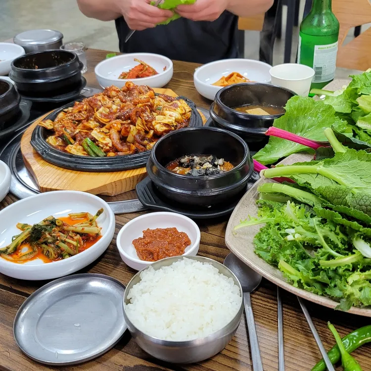 농가왕우렁쌈밥 대표 사진
