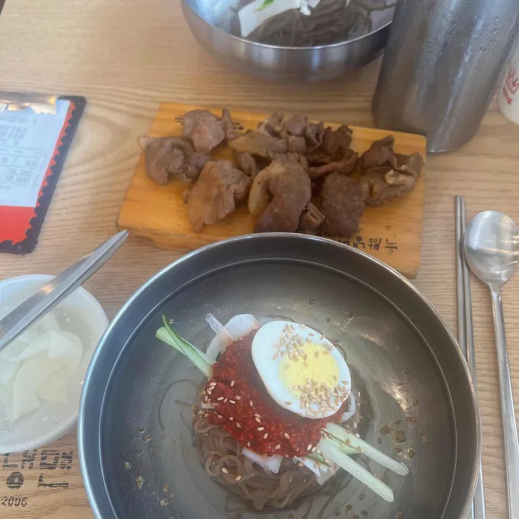 육쌈냉면 대표 사진