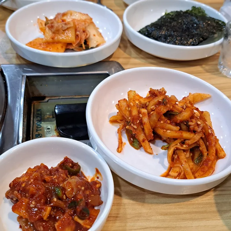 Dugi（푼푼더기❤️）　0311 Teaser2] cignature(시그니처) _ Poongdung(﻿풍덩) - YouTube