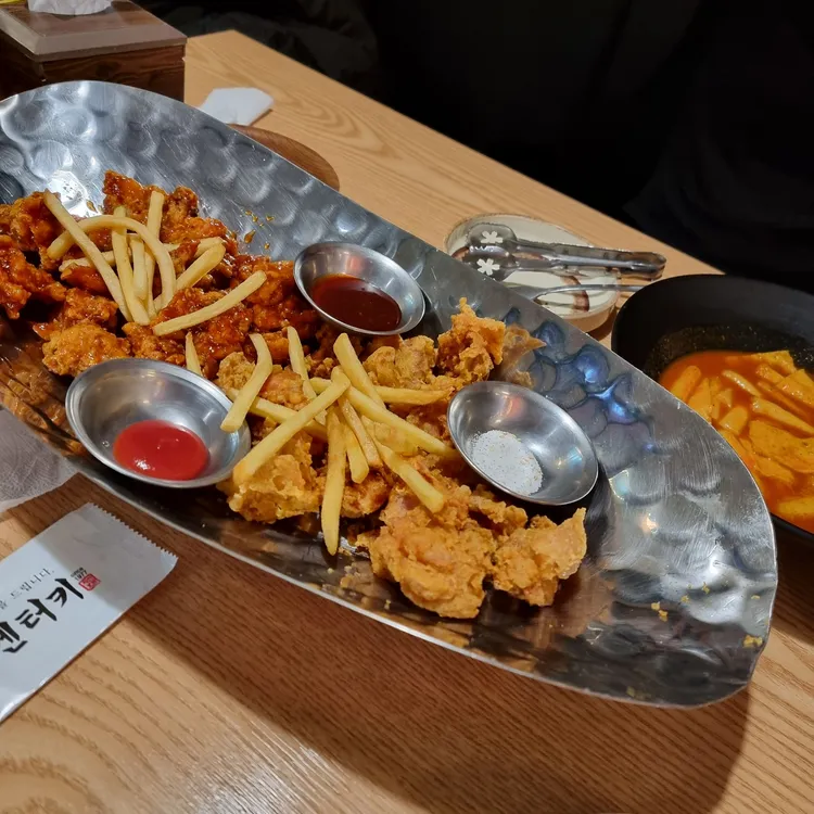 칠칠켄터키 대표 사진