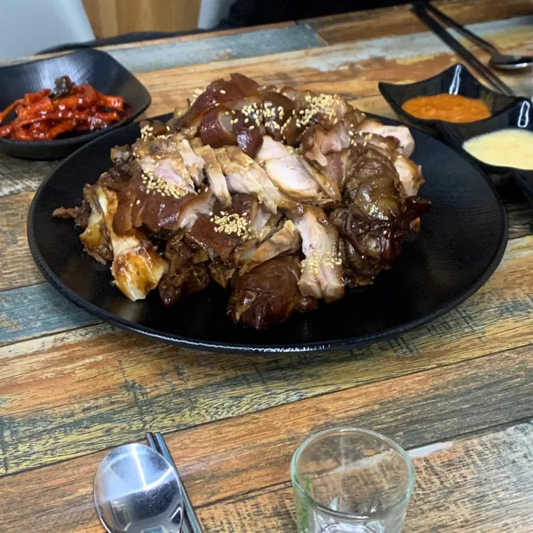 아기돼지삼형제 족발 대표 사진