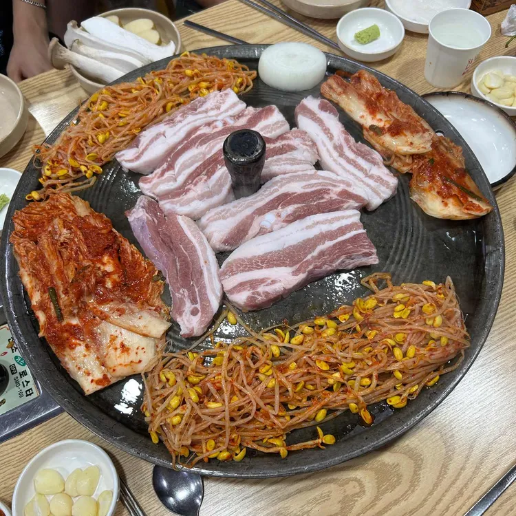싹쓰리솥뚜껑김치삼겹살 대표 사진