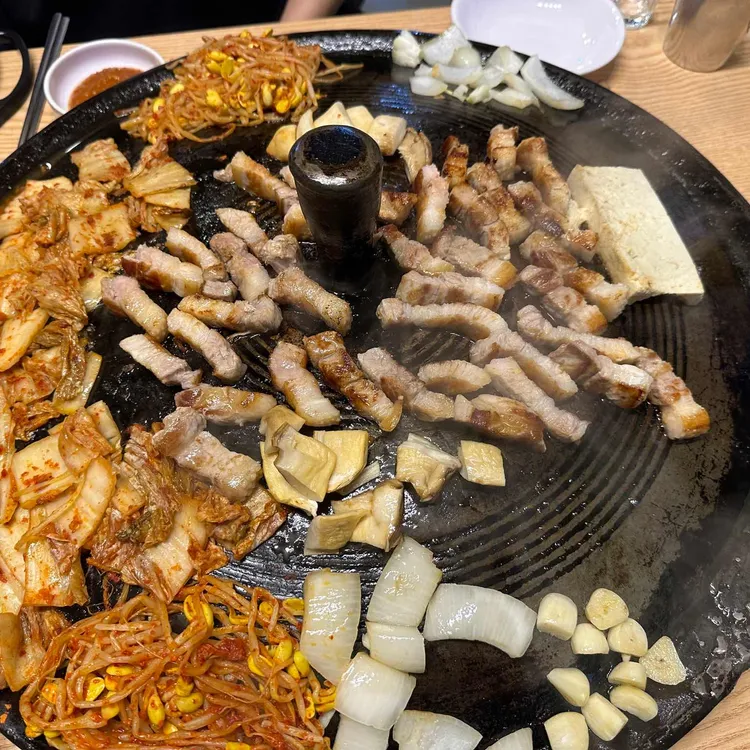 싹쓰리솥뚜껑김치삼겹살 대표 사진
