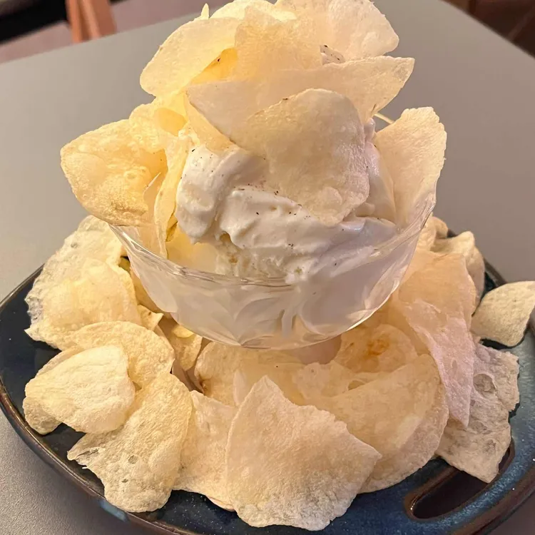필운동주 대표 사진