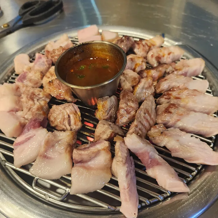 제주돈 연탄집 대표 사진