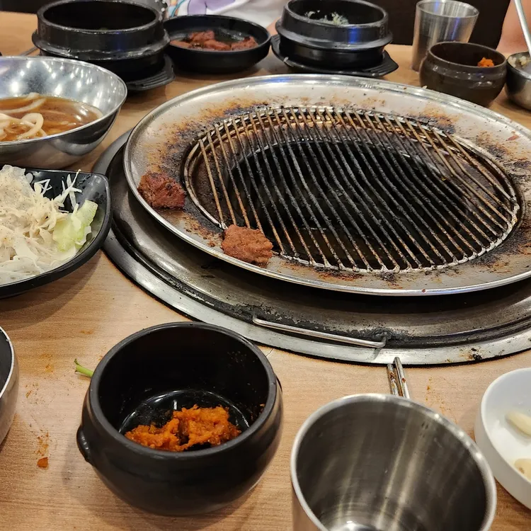 흥부골숯불돼지왕갈비 대표 사진