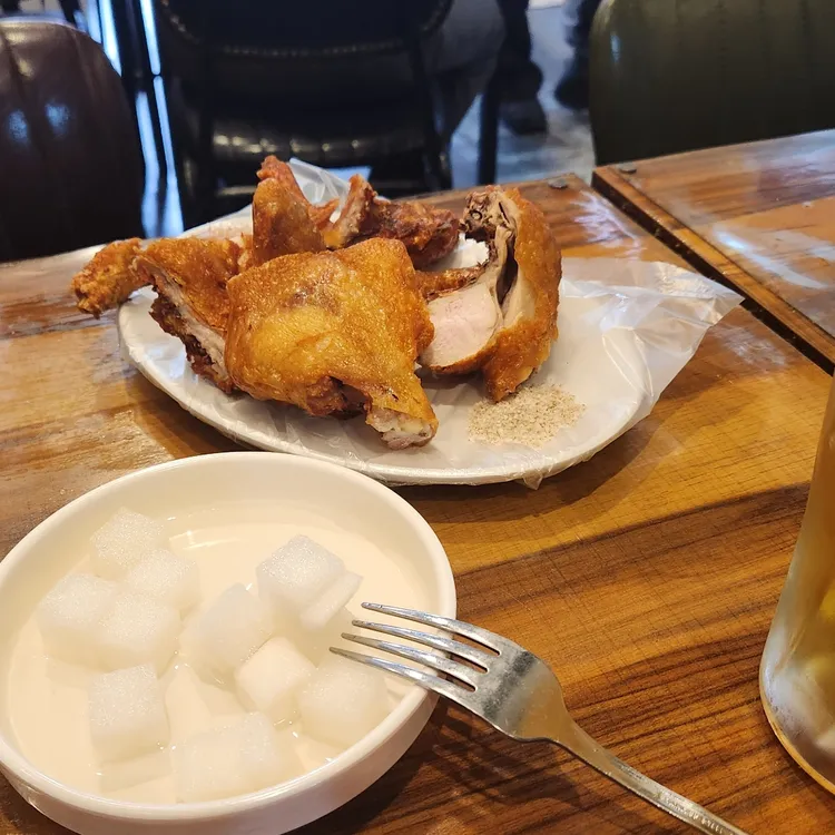 시장에맛옛날통닭 대표 사진