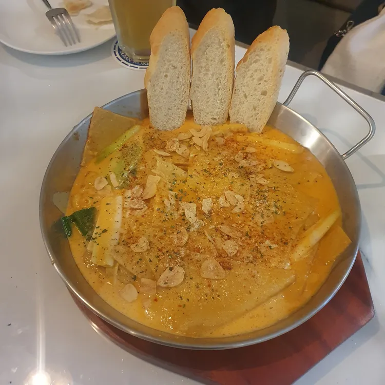 몰틀리 대표 사진