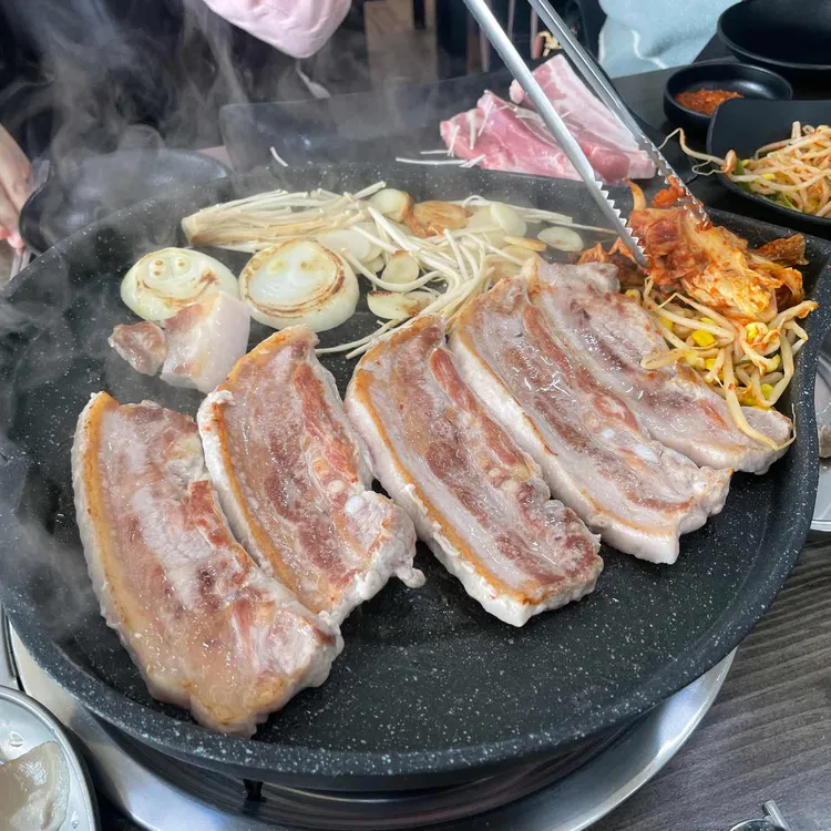 돈돼지삼겹살 대표 사진