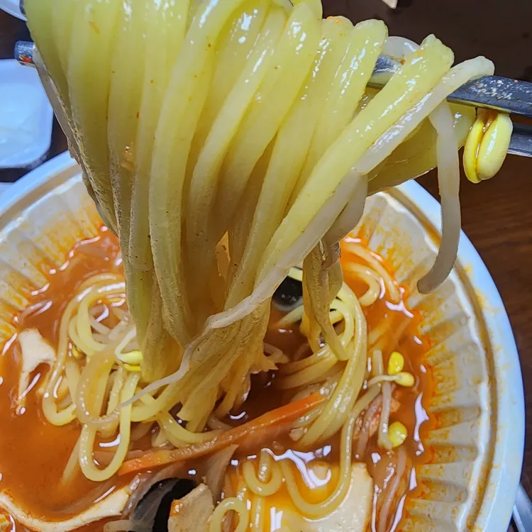 블랙앤압구정 대표 사진