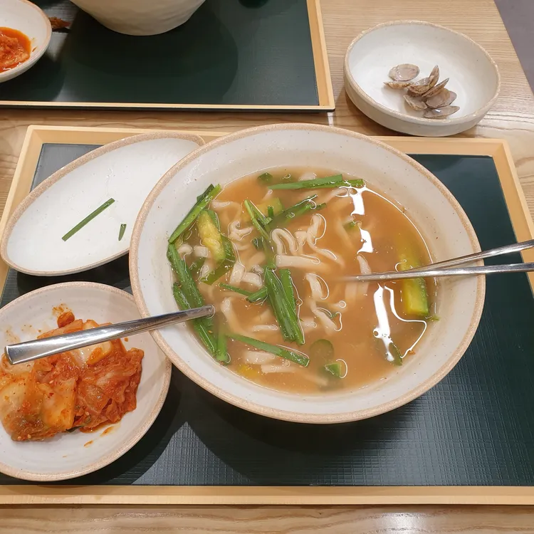 고향 엄마손 생바지락 칼국수 대표 사진