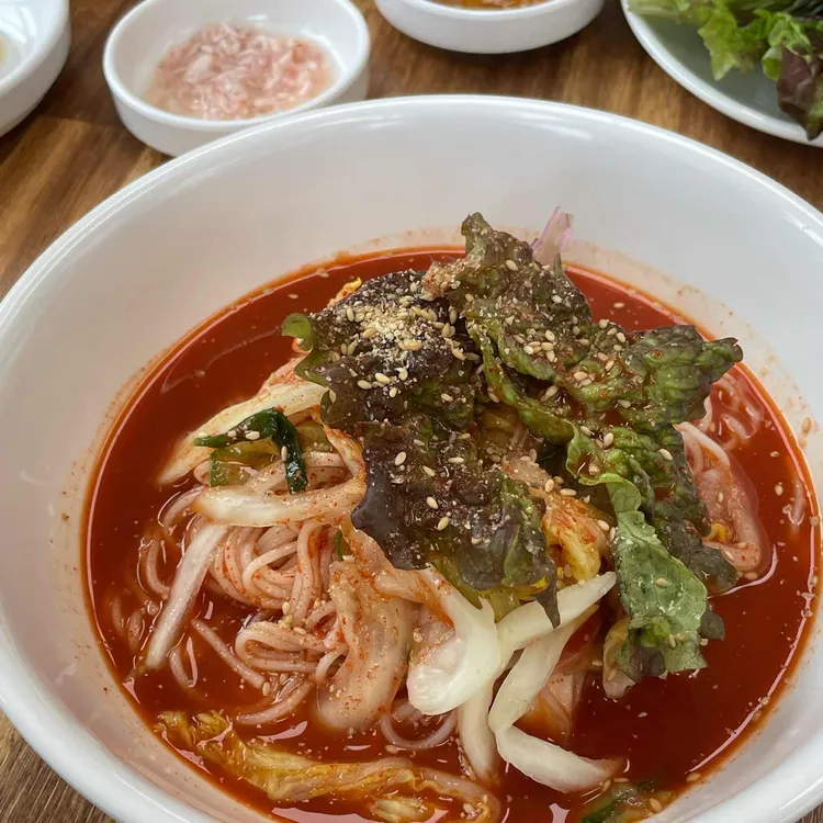 비빔국수 면 대표 사진