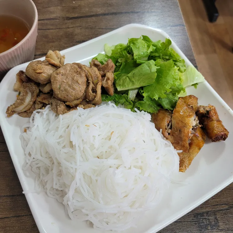 베트남쌀국수 대표 사진