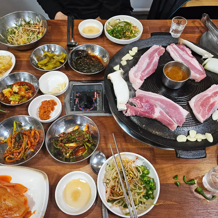 제주흑돈 연탄구이 대표 사진