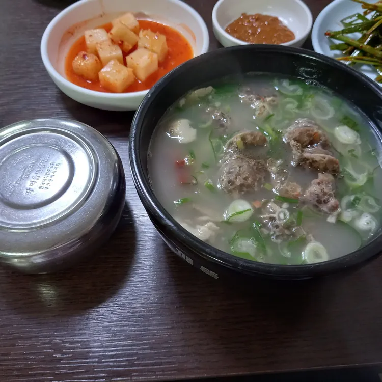 장수돼지국밥 대표 사진