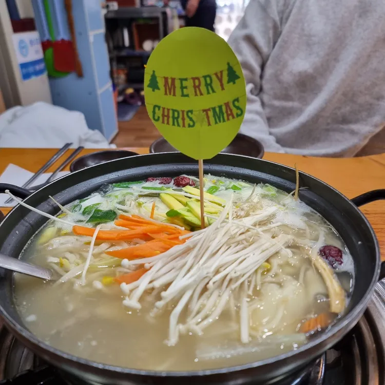 항아리 손 칼국수 대표 사진