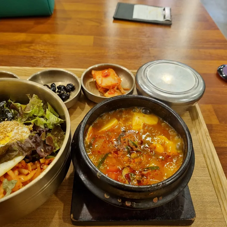 라온 대표 사진