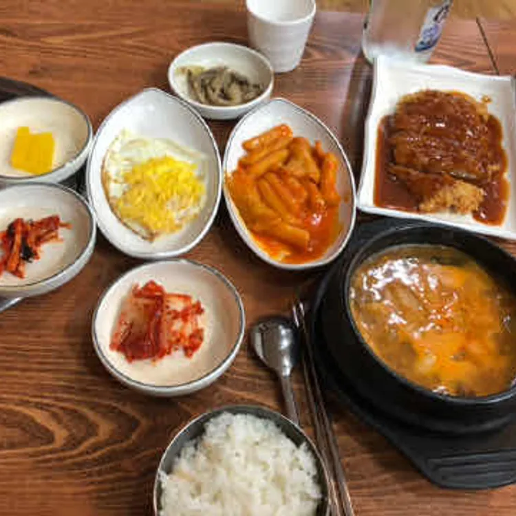 돈대리 돈까스백반 대표 사진