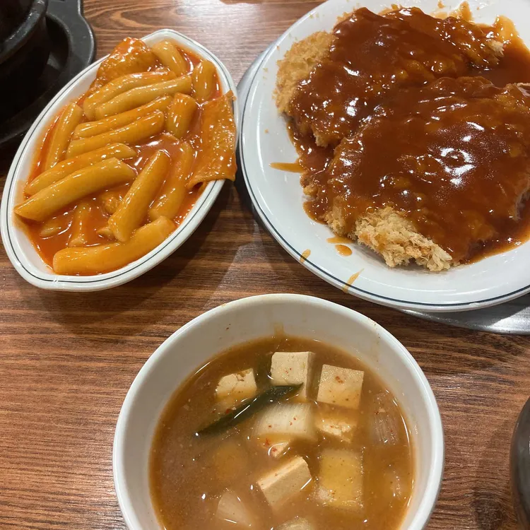 돈대리 돈까스백반 대표 사진