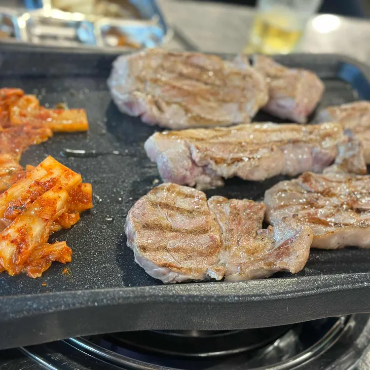 돝플러스 대표 사진
