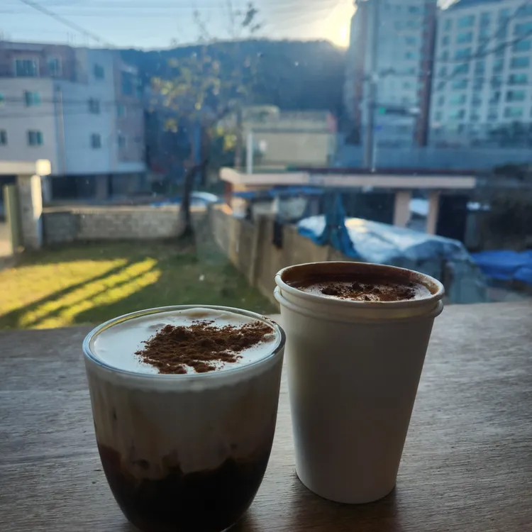 카페 로비 대표 사진