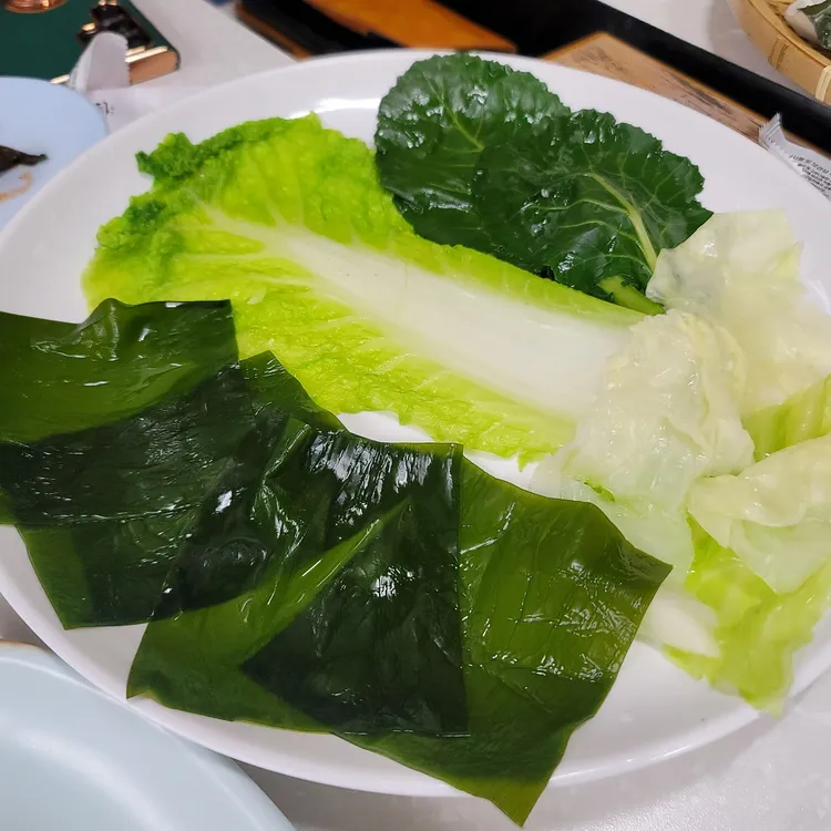 호숫가에서 대표 사진