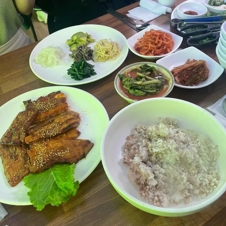 옛날청진동보리밥본가 대표 사진