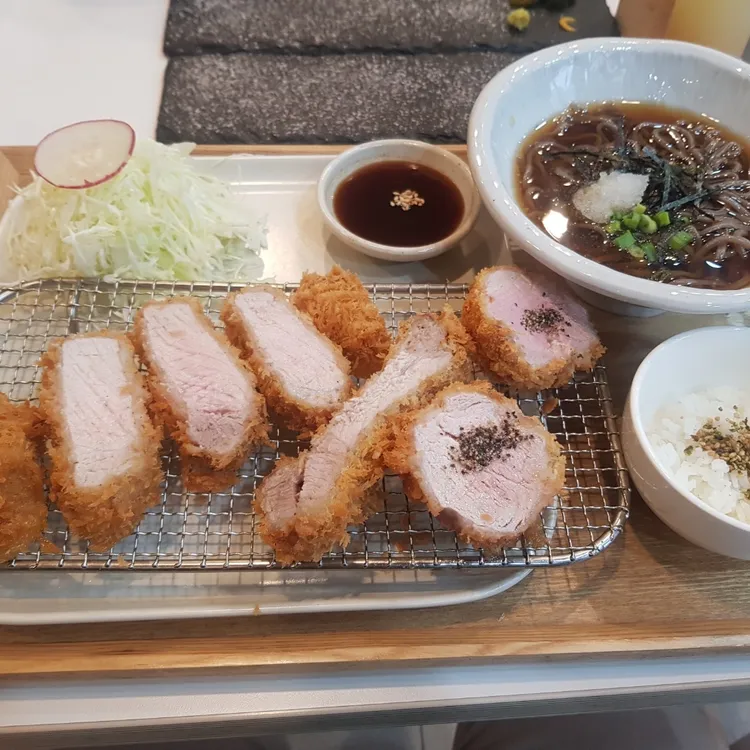수수하지만 굉장해 대표 사진