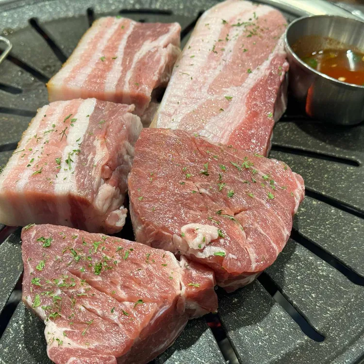 돈짝 동탄호수점 - 동탄 삼겹살, 숙성삼겹살 맛집 | 다이닝코드, 빅데이터 맛집검색